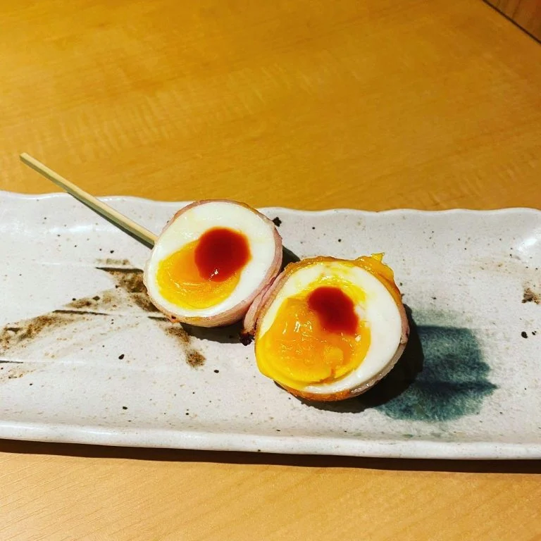 ((ベーコン半熟エッグ))